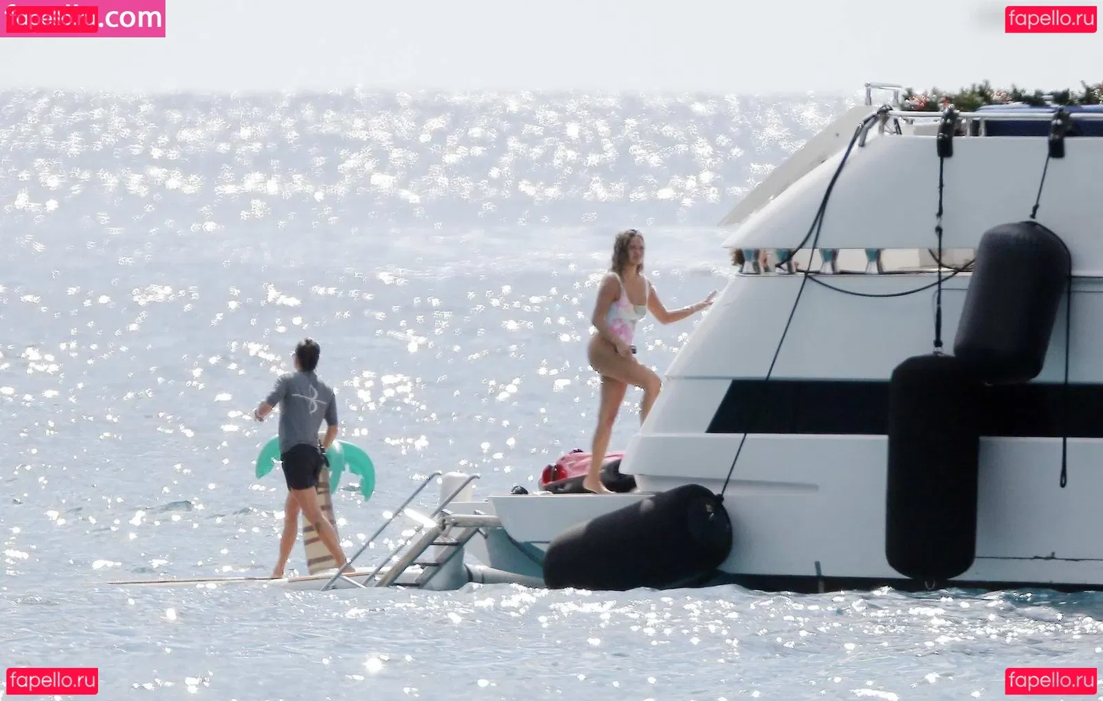 Chrissy Teigen Onlyfans Photo Gallery 