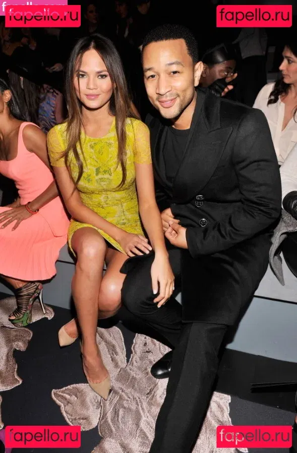 Chrissy Teigen Onlyfans Photo Gallery 