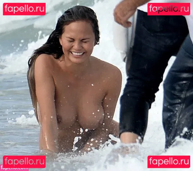 Chrissy Teigen Onlyfans Photo Gallery 