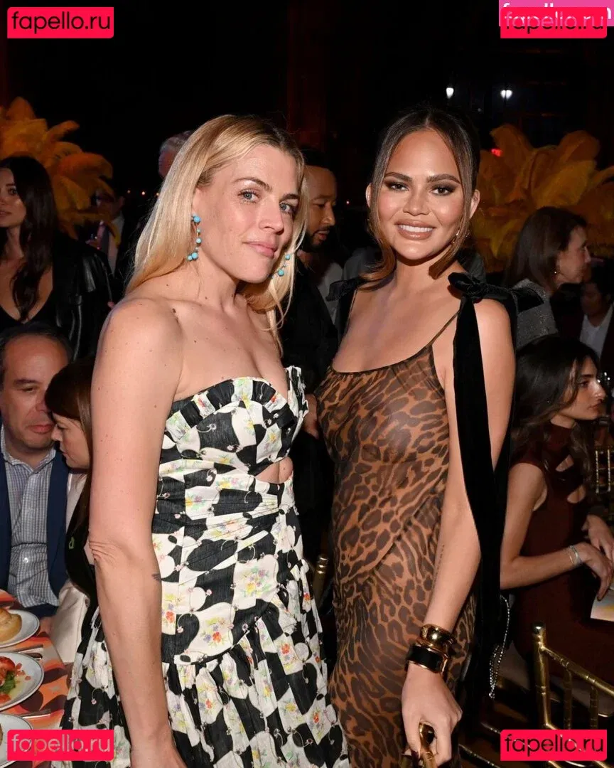 Chrissy Teigen Onlyfans Photo Gallery 