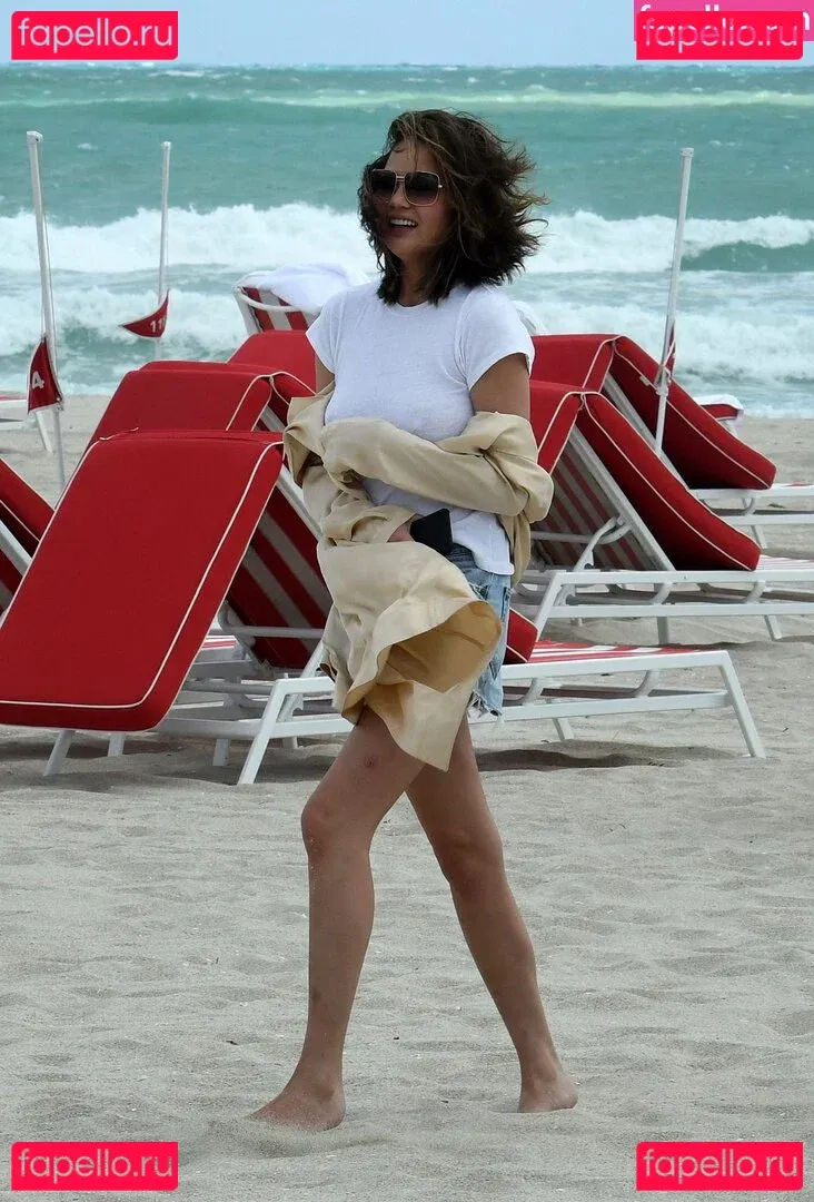 Chrissy Teigen Onlyfans Photo Gallery 