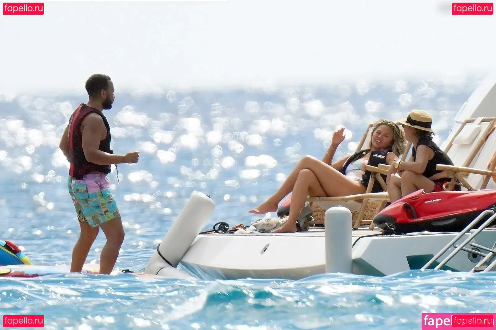 Chrissy Teigen Onlyfans Photo Gallery 