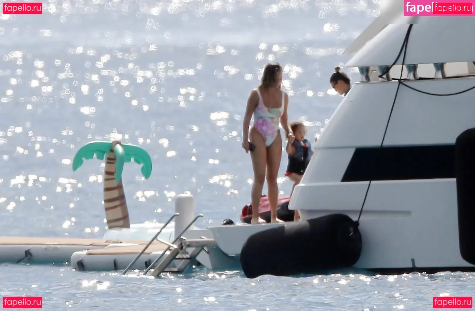 Chrissy Teigen Onlyfans Photo Gallery 