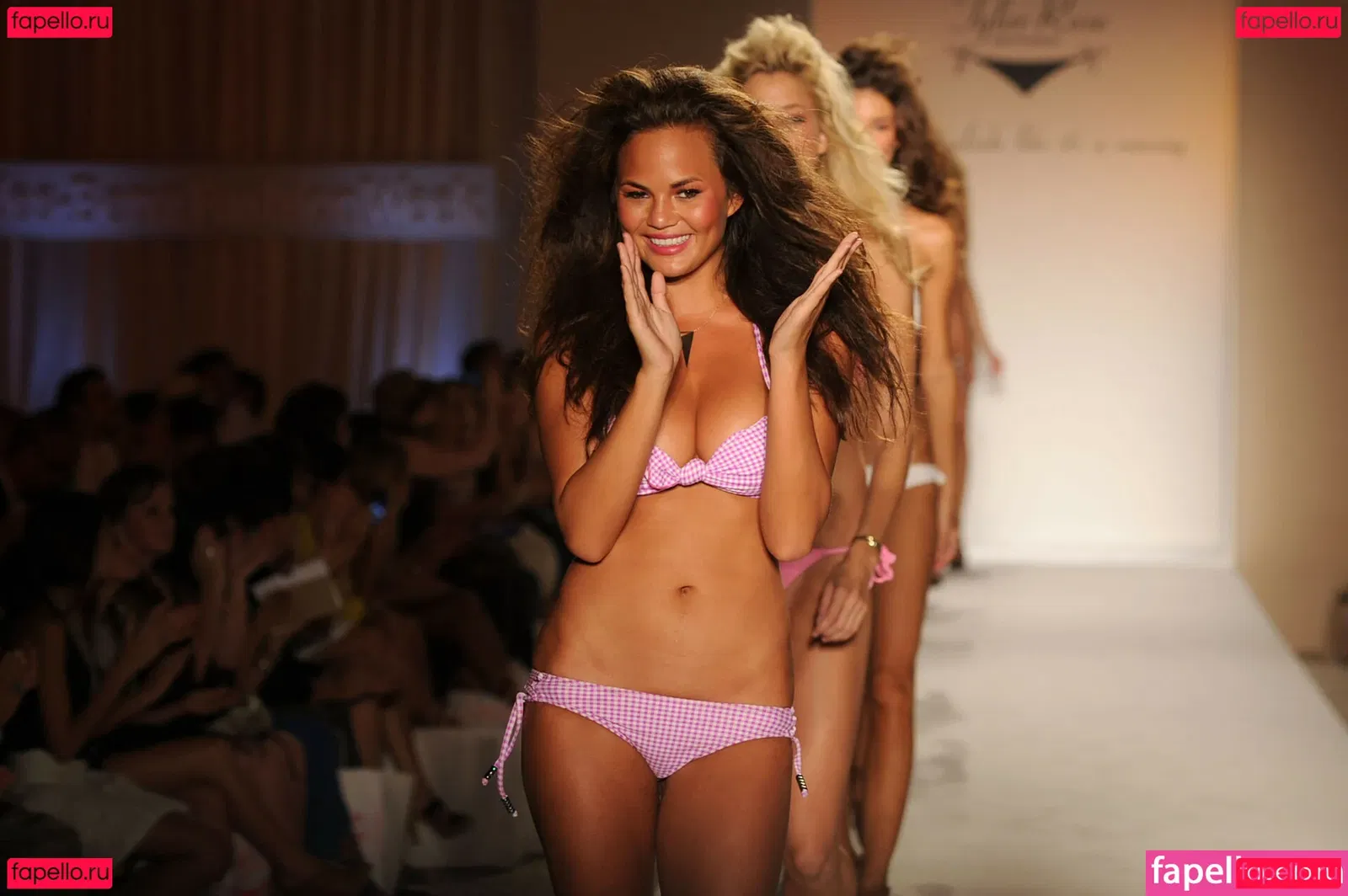 Chrissy Teigen Onlyfans Photo Gallery 