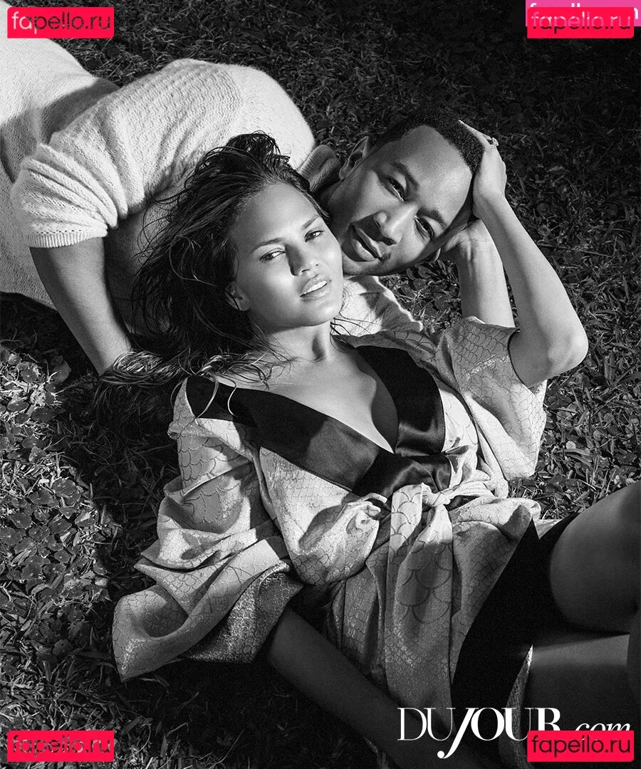 Chrissy Teigen Onlyfans Photo Gallery 