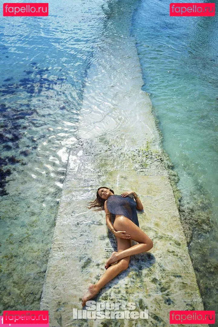 Chrissy Teigen Onlyfans Photo Gallery 