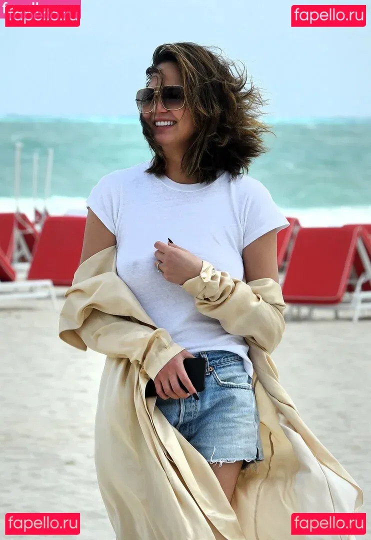 Chrissy Teigen Onlyfans Photo Gallery 