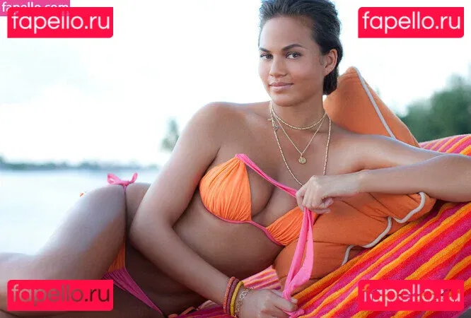 Chrissy Teigen Onlyfans Photo Gallery 