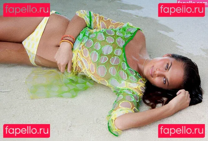 Chrissy Teigen Onlyfans Photo Gallery 