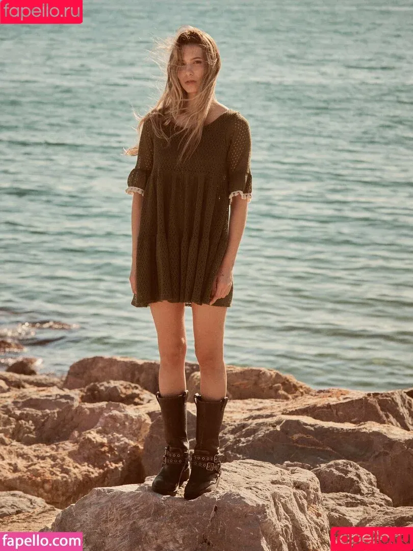 Andrea Cano Montul Onlyfans Photo Gallery 