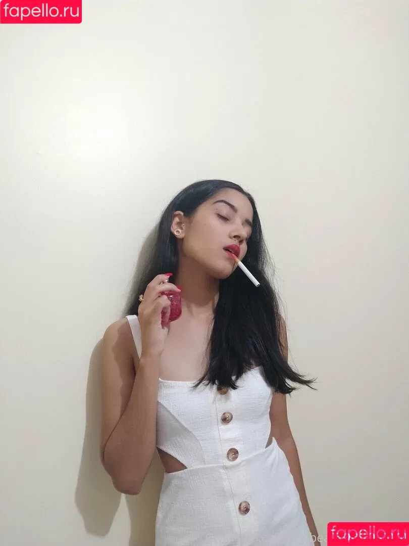 the_beauty_of_smoking / thebeautyofsmoking Onlyfans Photo Gallery 