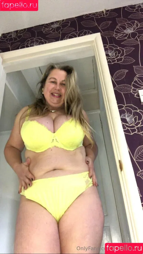 nikkynylee Onlyfans Photo Gallery 