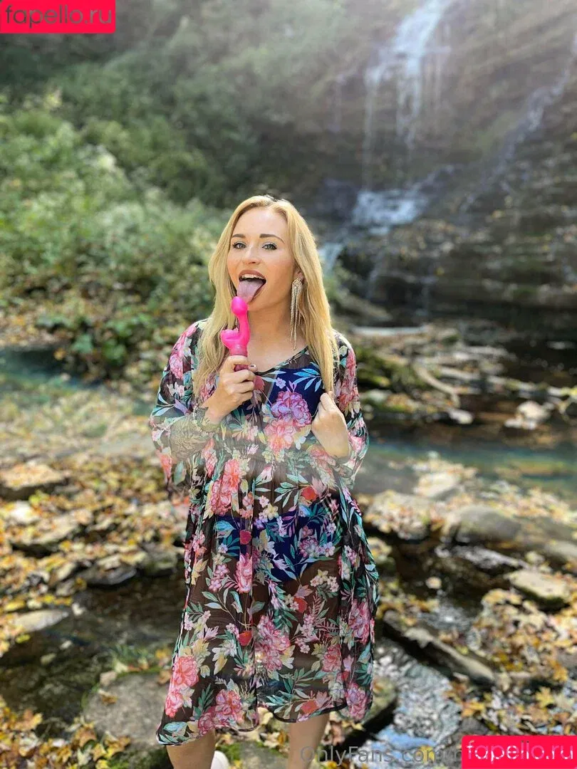 haylieeeefrees / haylieejfree Onlyfans Photo Gallery 