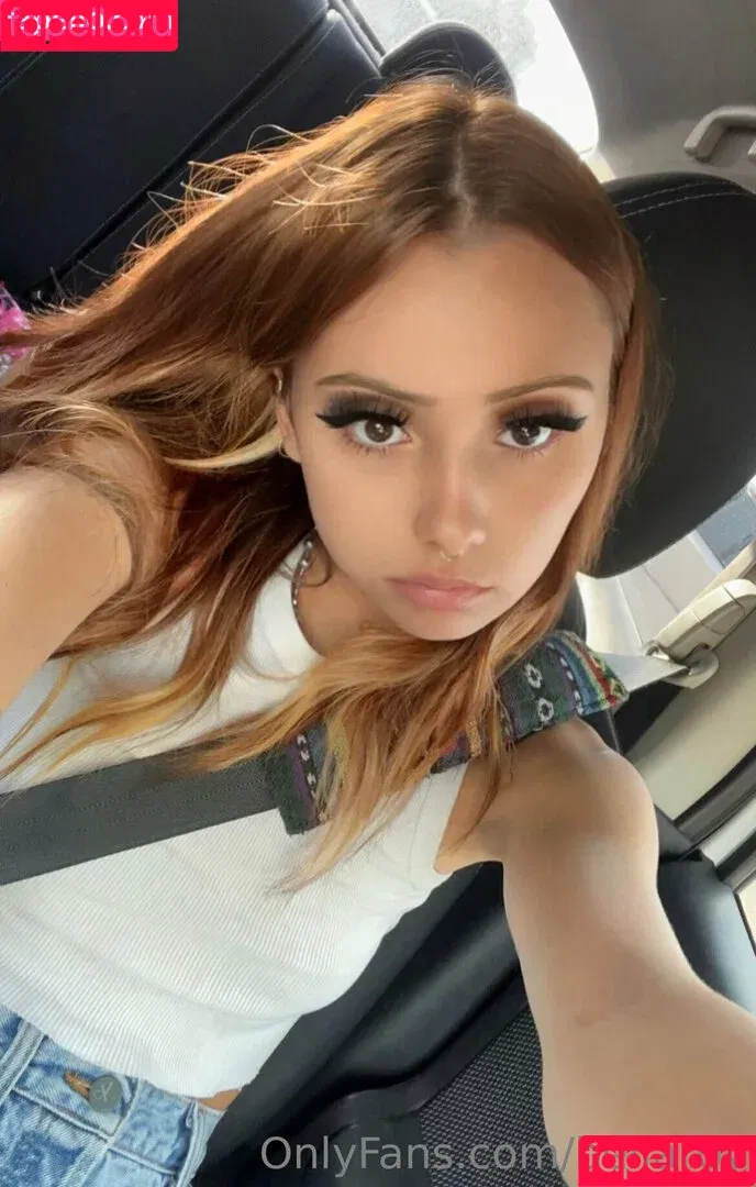 isabellaroy / izabellaroy Onlyfans Photo Gallery 