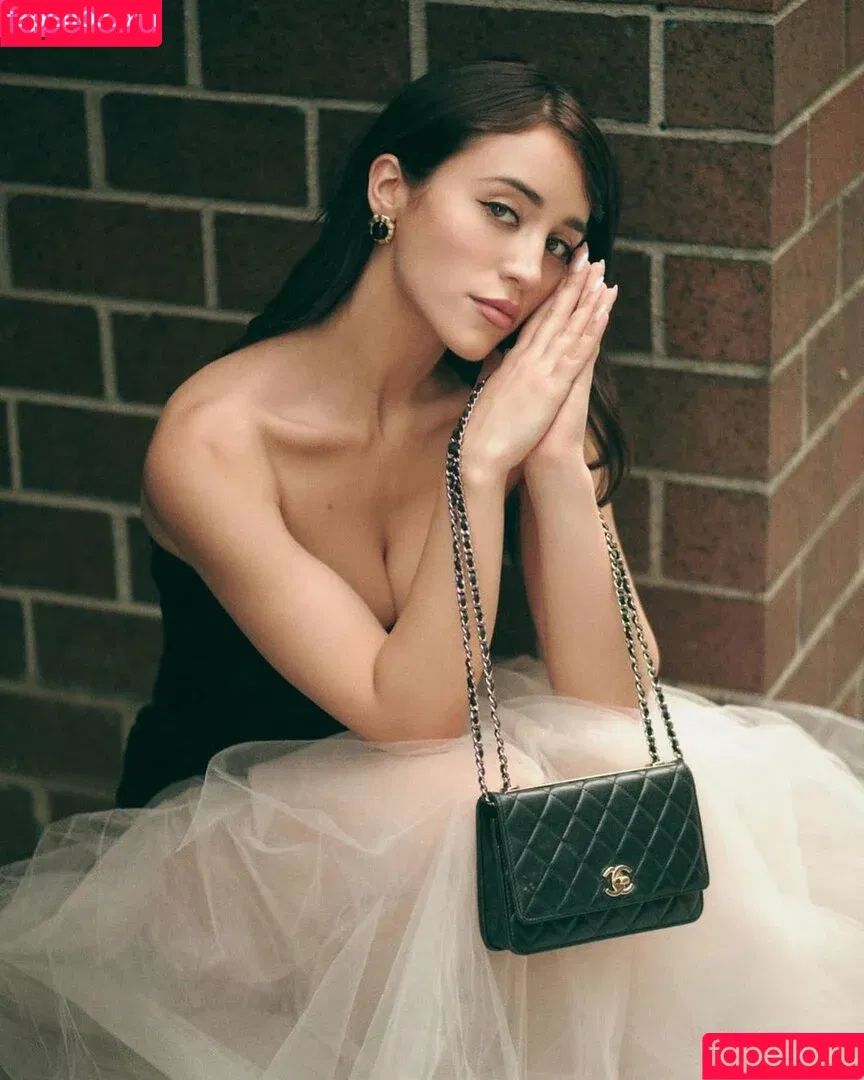 Caylee Cowan / cayleecowan / therealcaylee Onlyfans Photo Gallery 