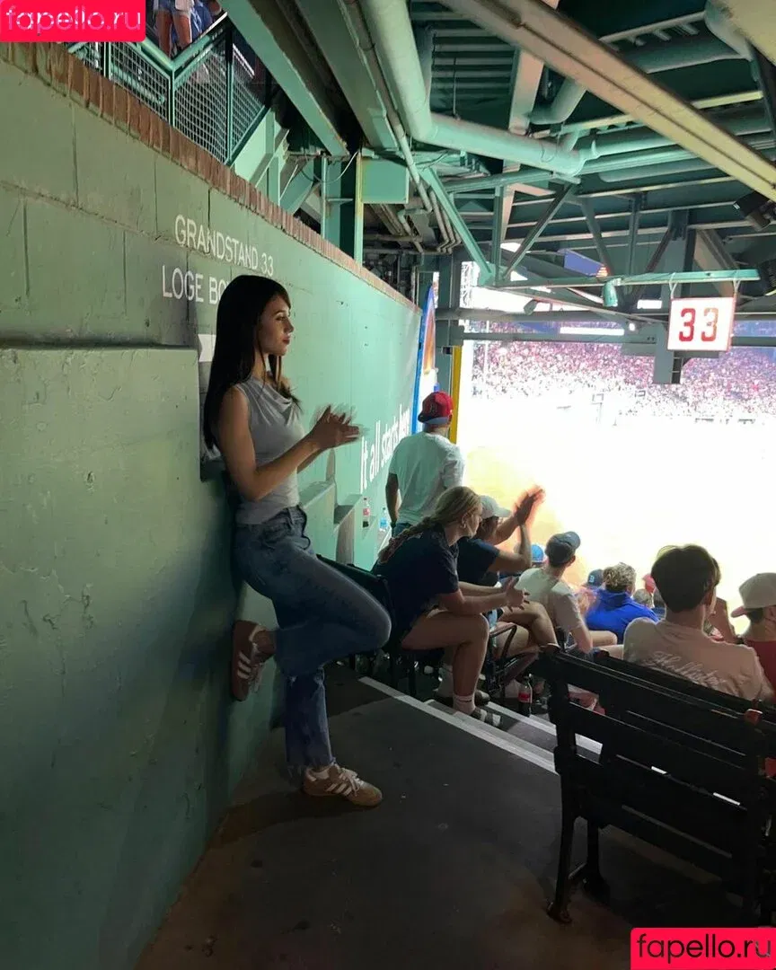 Caylee Cowan / cayleecowan / therealcaylee Onlyfans Photo Gallery 