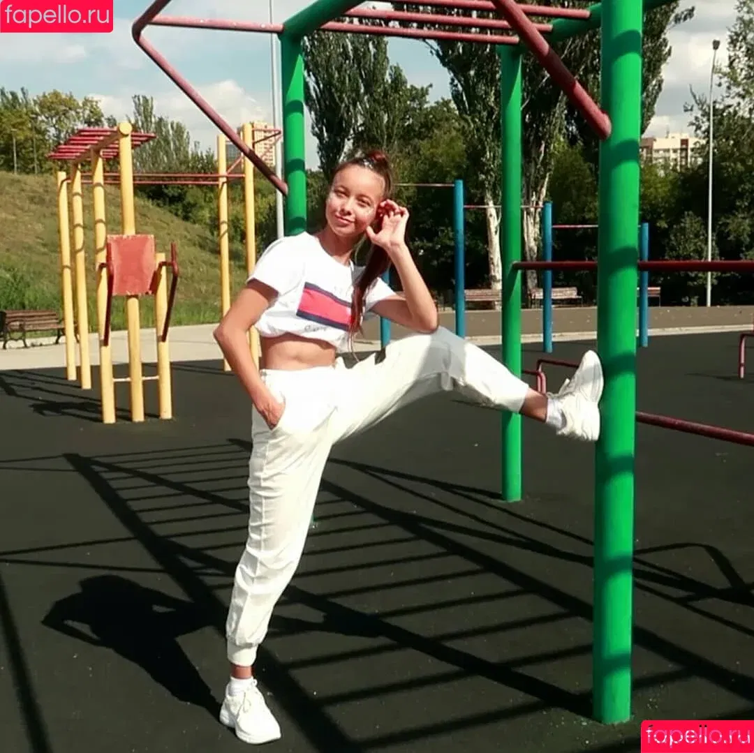 elsaweiner / elzavainer / elzavainer_exclusive / https: Onlyfans Photo Gallery 