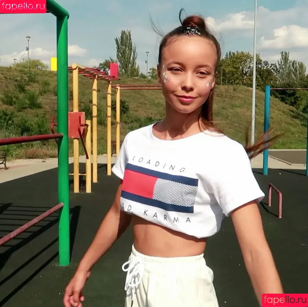 elsaweiner / elzavainer / elzavainer_exclusive / https: Onlyfans Photo Gallery 