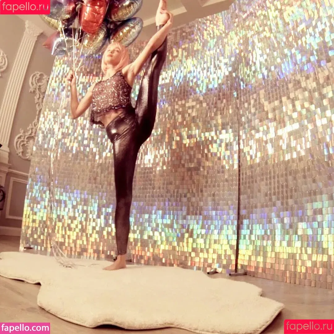 elsaweiner / elzavainer / elzavainer_exclusive / https: Onlyfans Photo Gallery 