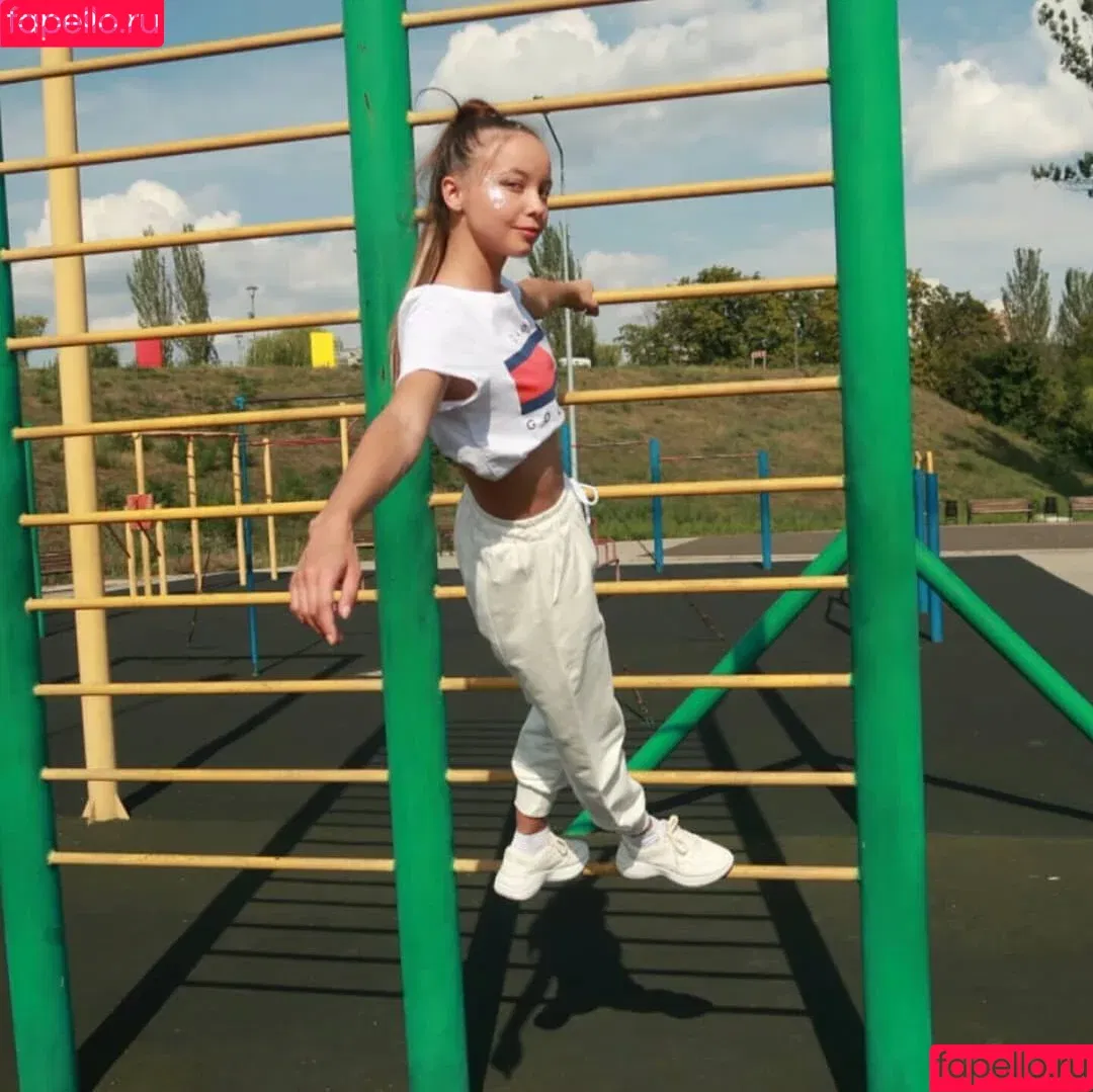 elsaweiner / elzavainer / elzavainer_exclusive / https: Onlyfans Photo Gallery 