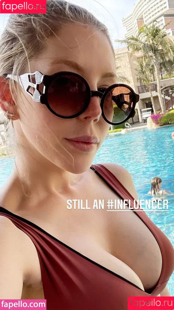 Katherine Ryan / kateryan / kathbum Onlyfans Photo Gallery 