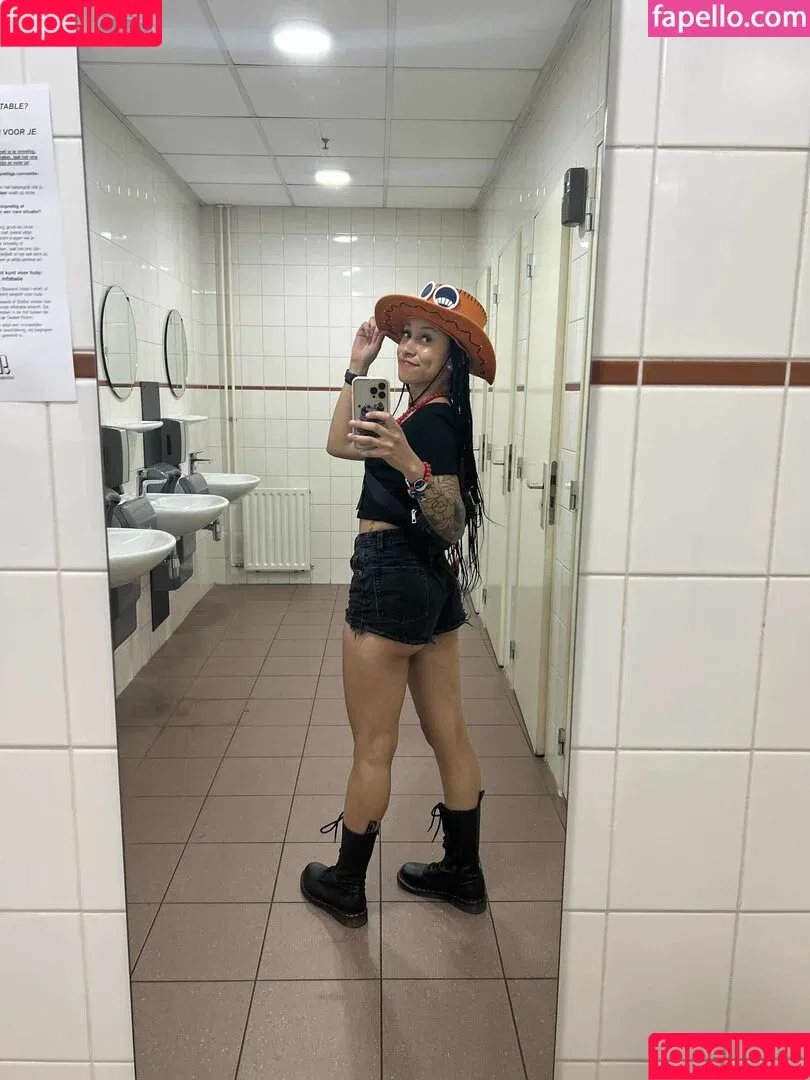 samora / samoraeu / samoraslife / subiegigi Onlyfans Photo Gallery 