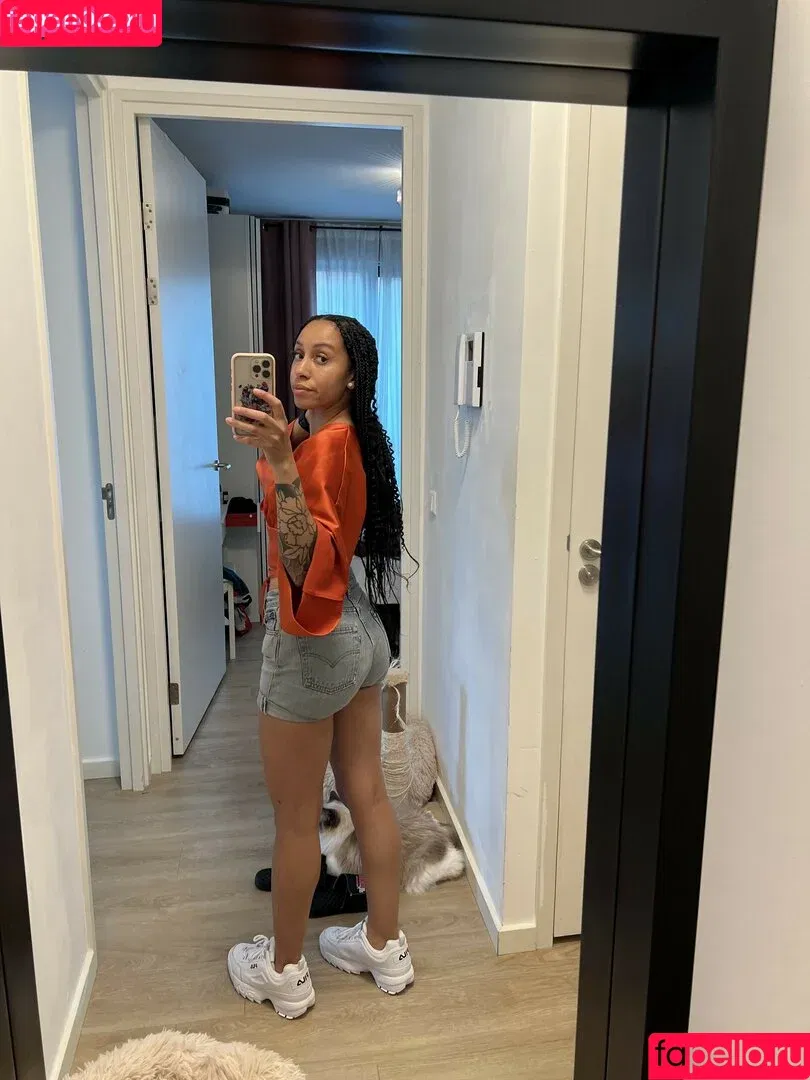 samora / samoraeu / samoraslife / subiegigi Onlyfans Photo Gallery 