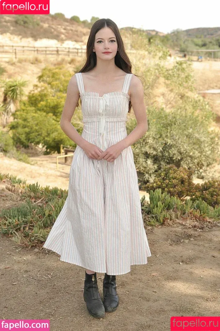 Mackenzie Foy / mackenziefoy Onlyfans Photo Gallery 