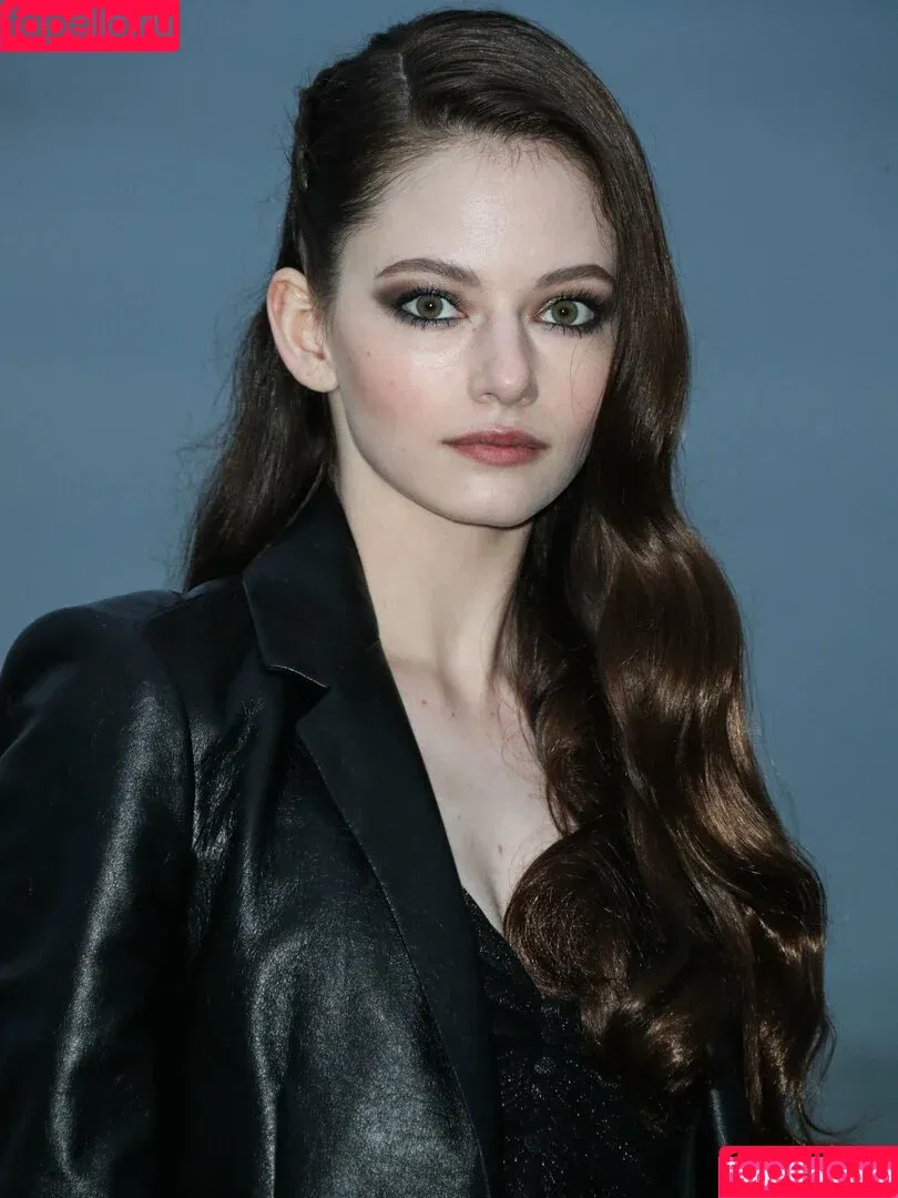 Mackenzie Foy / mackenziefoy Onlyfans Photo Gallery 