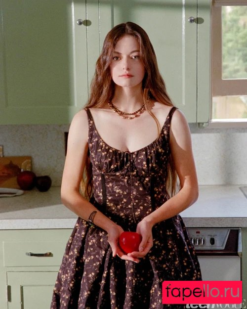 Mackenzie Foy Nude Onlyfans Photo 27