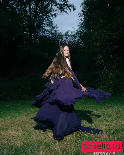 Mackenzie Foy Nude Onlyfans Photo 14