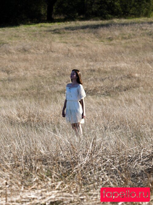 Mackenzie Foy Nude Onlyfans Photo 11