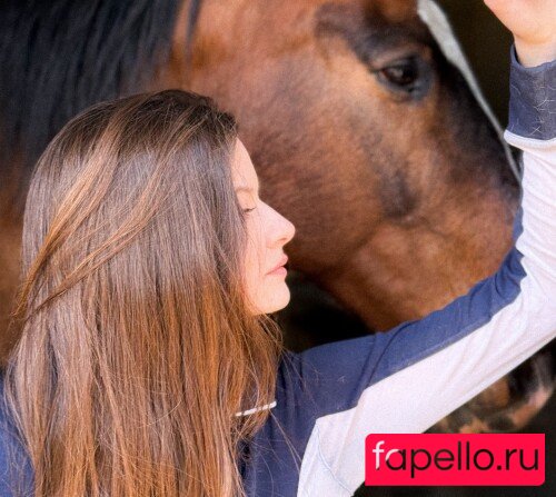 Mackenzie Foy Nude Onlyfans Photo 6