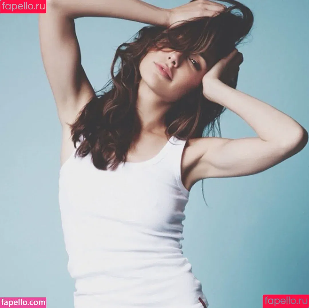 Gal Gadot / gal_gadot / https: / inked_hriss Onlyfans Photo Gallery 