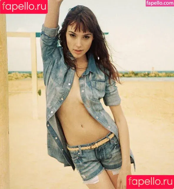 Gal Gadot / gal_gadot / https: / inked_hriss Onlyfans Photo Gallery 