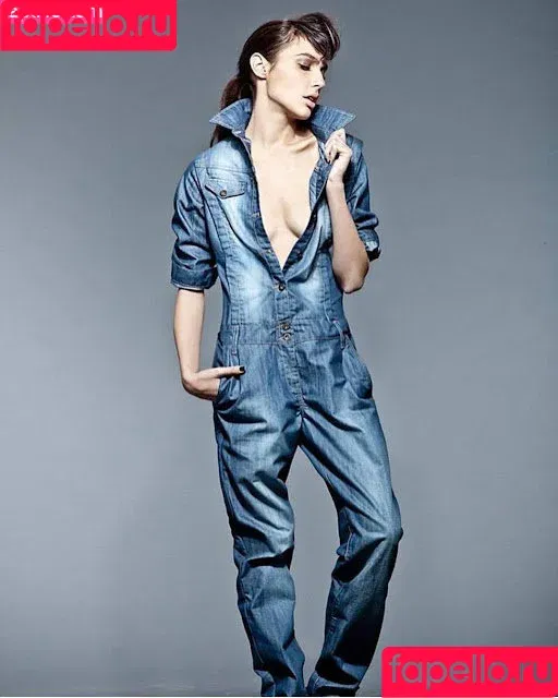 Gal Gadot / gal_gadot / https: / inked_hriss Onlyfans Photo Gallery 