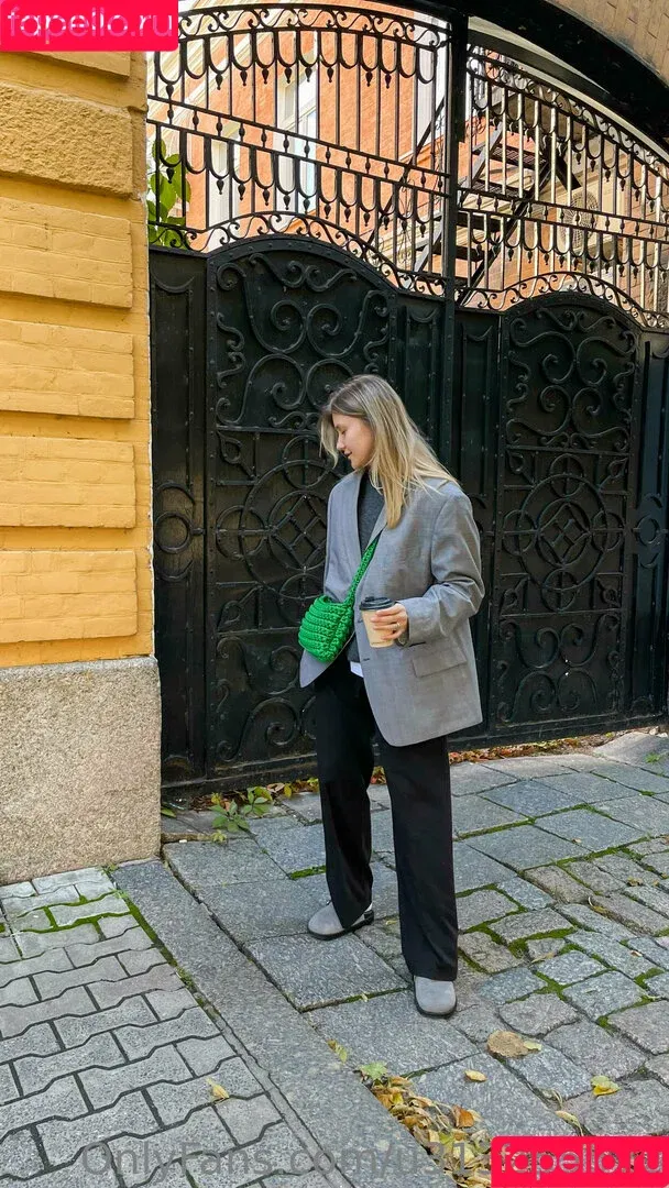 pervokative / pervokursnica Onlyfans Photo Gallery 