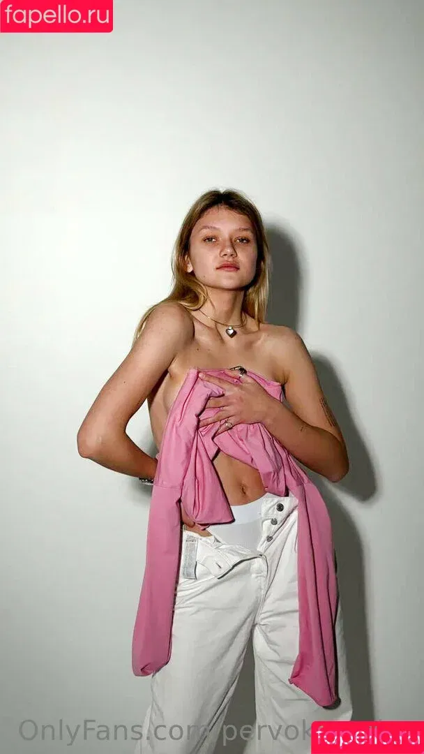 pervokative / pervokursnica Onlyfans Photo Gallery 