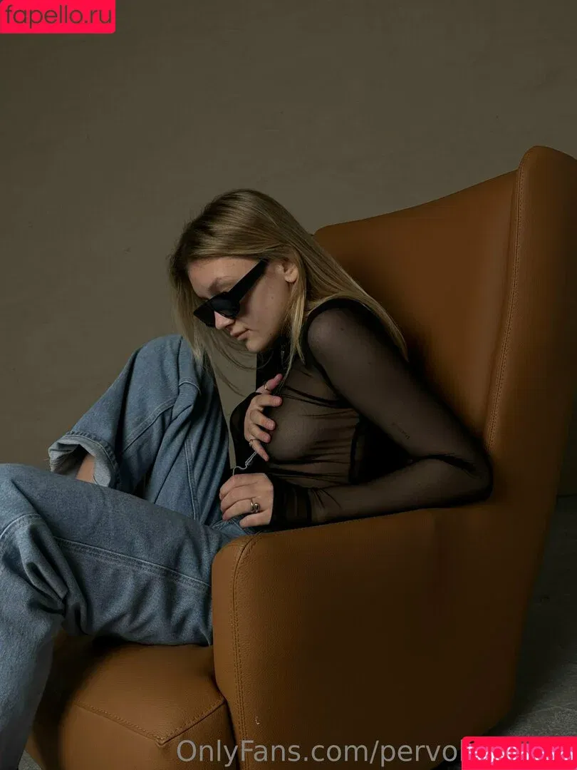 pervokative / pervokursnica Onlyfans Photo Gallery 