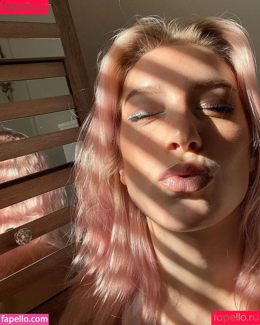 Courtney Miller / co_mill / courtney.miller / typicalvlogs Onlyfans Photo Gallery 