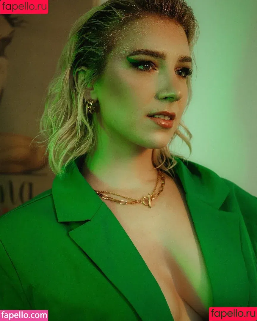 Courtney Miller / co_mill / courtney.miller / typicalvlogs Onlyfans Photo Gallery 