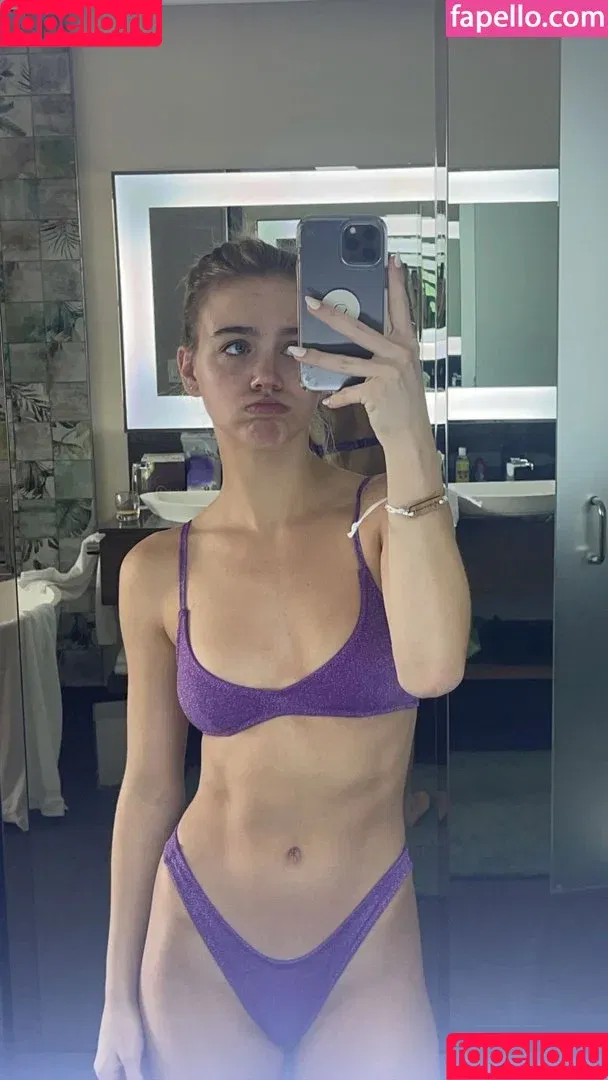 Emma Brooks / emma_brooks / emmabrooks Onlyfans Photo Gallery 