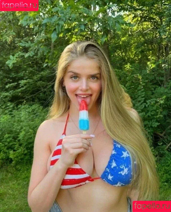 Centerfold / Gabriella Couto / gabbycoutoo / gabriellacoutoo Onlyfans Photo Gallery 