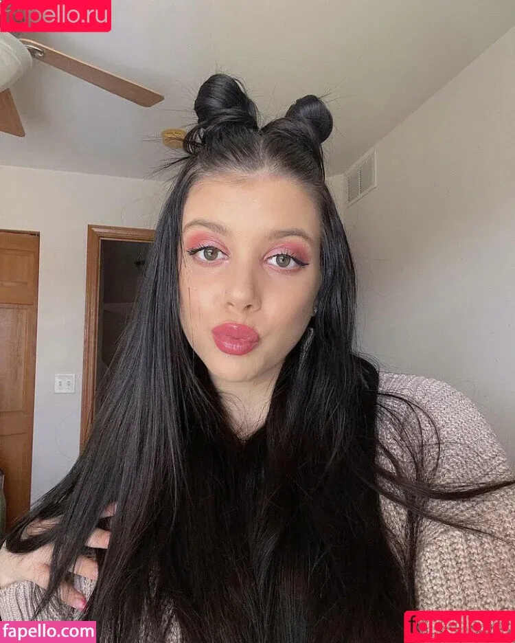 Meghan Covarrubias / meghan_cov / meghancovv Onlyfans Photo Gallery 