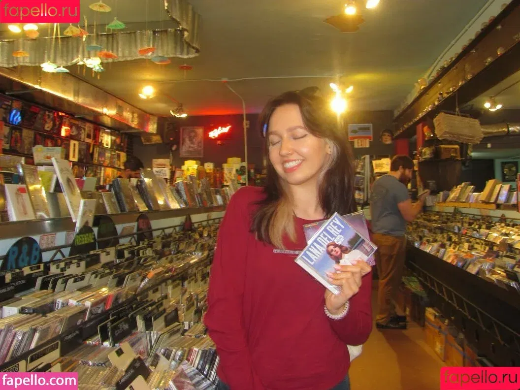 Sage ASMR / sageasmr44 / sagetheflame / ssageasmrr Onlyfans Photo Gallery 