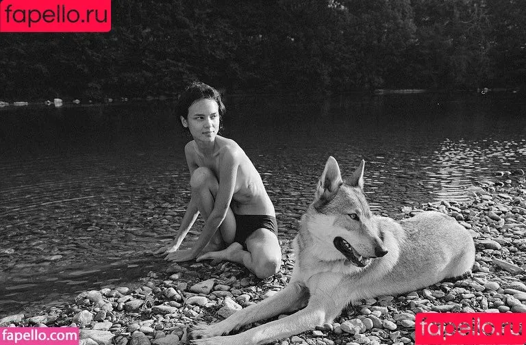 Gabrielle Rul / gabriellaellysefree / gabrielle.rul Onlyfans Photo Gallery 