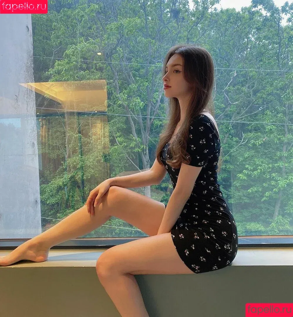 Elina Karimova / elina_4_22 Onlyfans Photo Gallery 