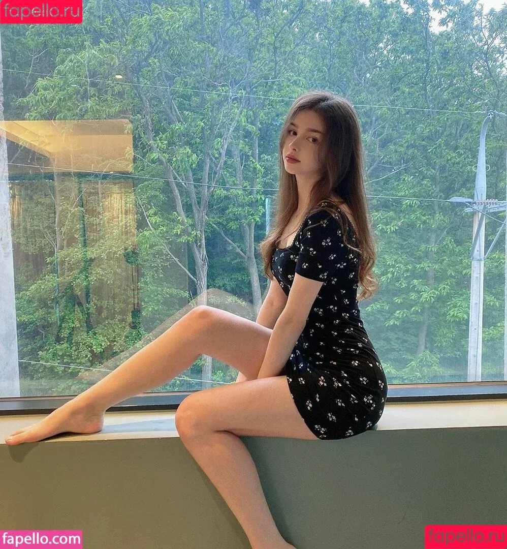 Elina Karimova / elina_4_22 Onlyfans Photo Gallery 