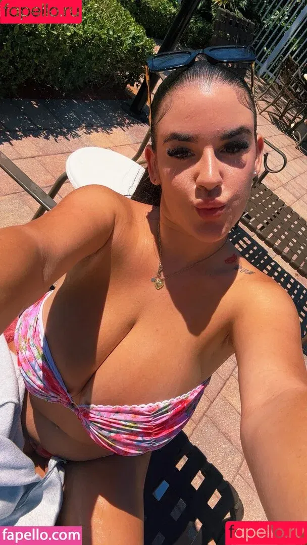 Maddie Elizabeth / Maddie_xo14 / https: / maddielizxooo Onlyfans Photo Gallery 