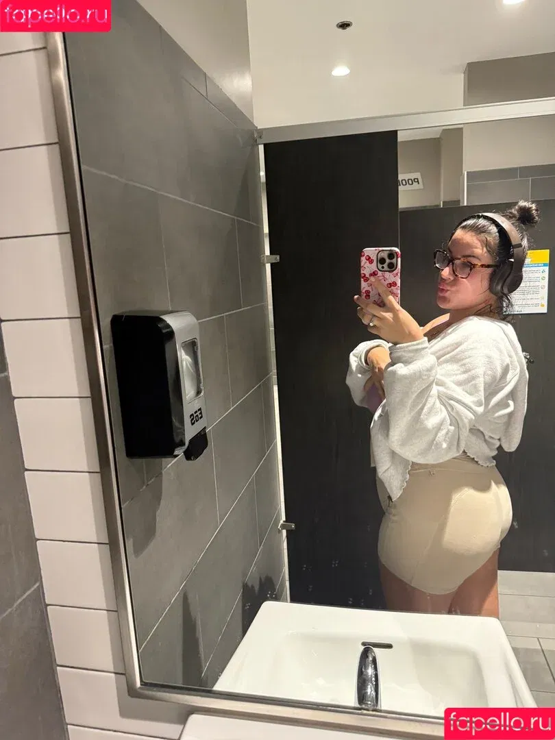 Maddie Elizabeth / Maddie_xo14 / https: / maddielizxooo Onlyfans Photo Gallery 